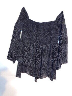 Torrid Off Shoulder Animal Print Blouse Size 1X (14-16)